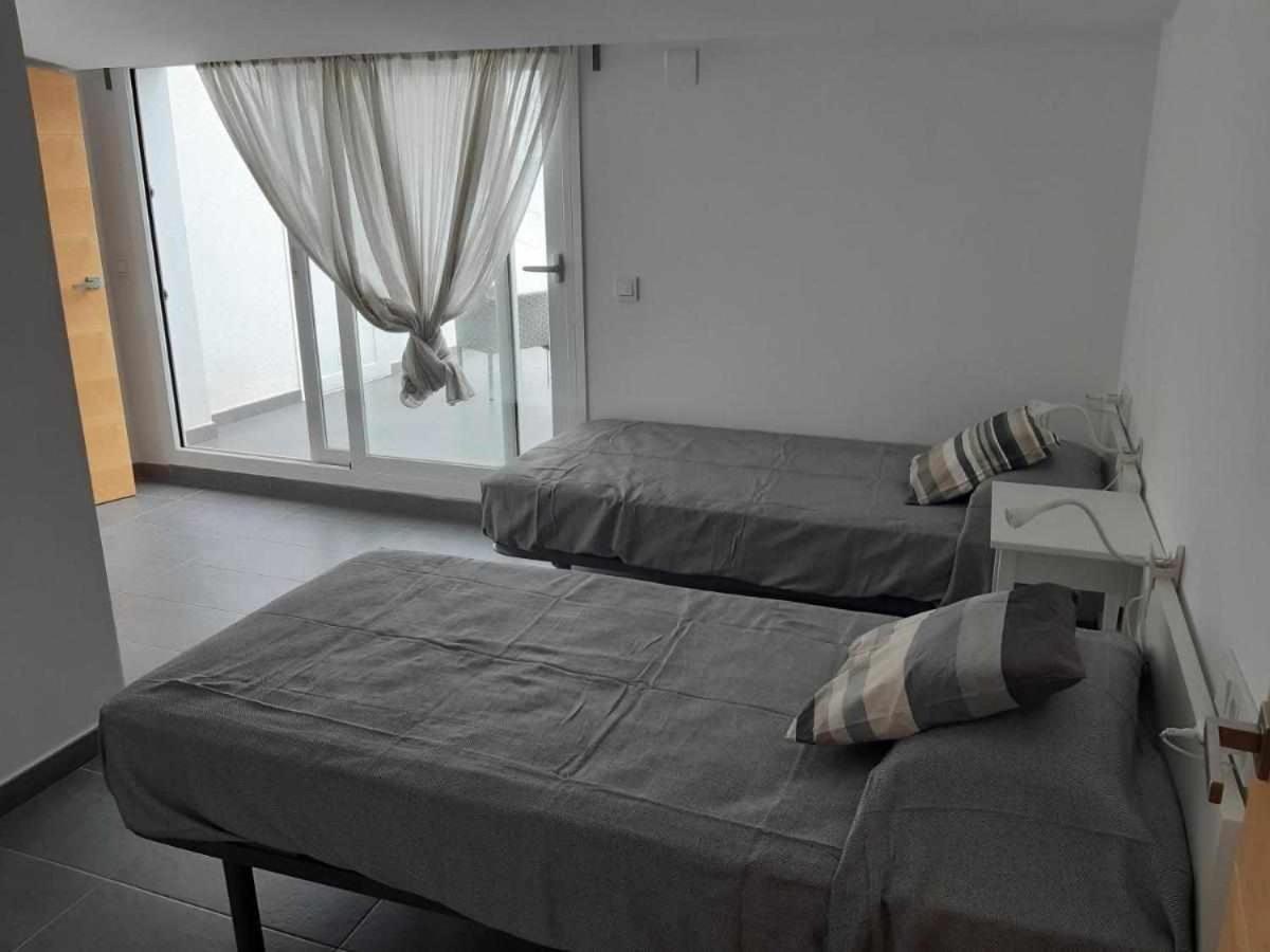 Apartament Roses Casc Antic Sl Avda Rodhe Zewnętrze zdjęcie