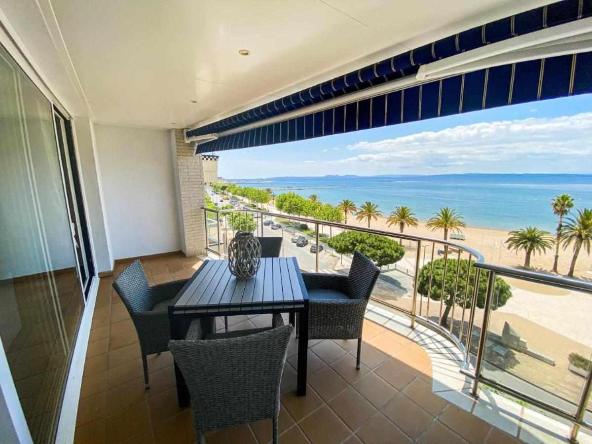 Apartament Roses Casc Antic Sl Avda Rodhe Zewnętrze zdjęcie
