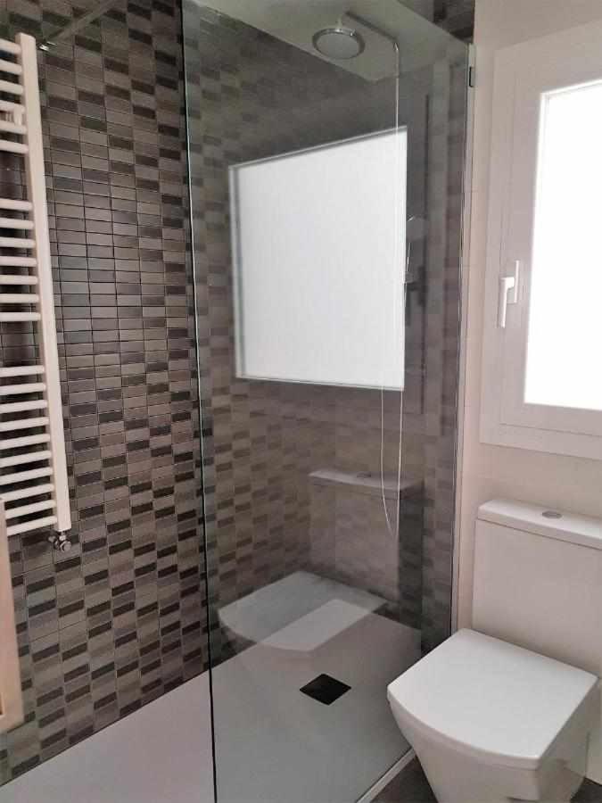 Apartament Roses Casc Antic Sl Avda Rodhe Zewnętrze zdjęcie